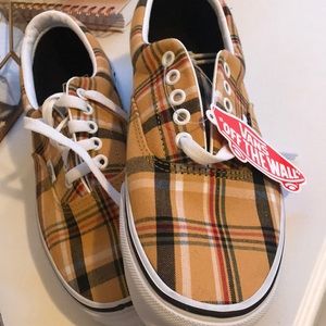 Low plaid vans like clueless😌